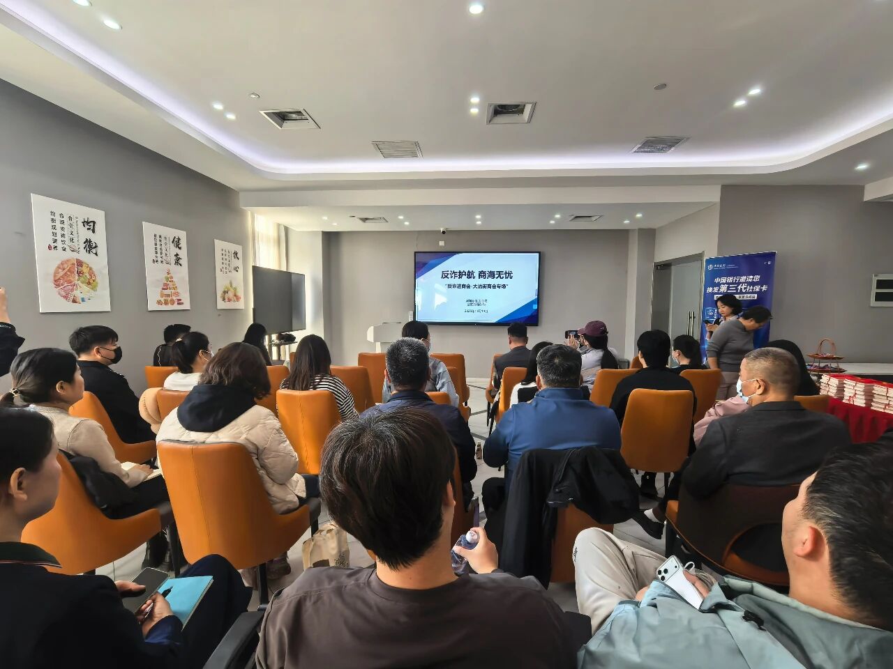 1764204478845454.jpg 微信图片_2025-11-27_084631_752.jpg