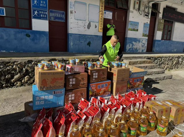 �����򵳼����� ����ǣ��ů������������һ������ʦ���������μ��С�����1+1��ǣ�ּƻ�