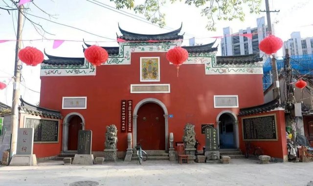 ���˸���ʡί����������ǰ������ɹ�����ʡ�����ﱣ����λ