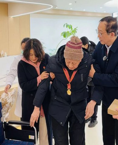 ���������б���������ίԱ���߷�ο�ʿ���Ԯ�������ս