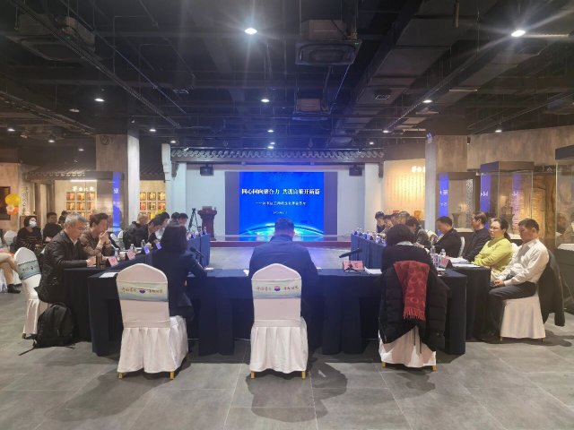 �Ӷ����������ٰ조��ҵ�һ������� ����ͬ�Ĺ�ı��������չ��ƪ��